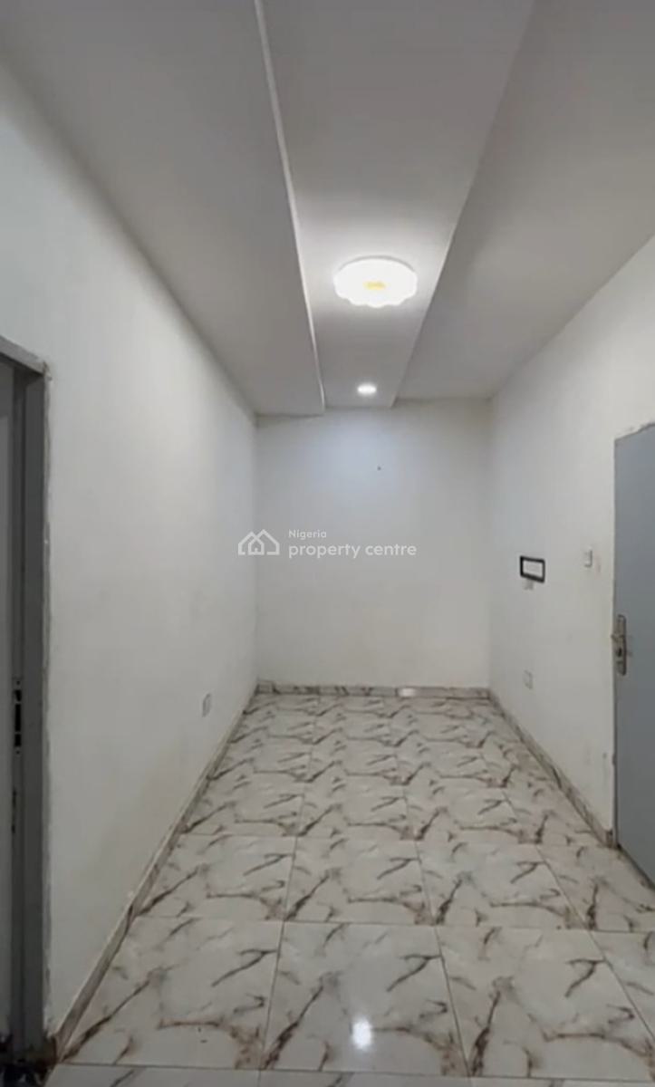 Spacious Upstairs Mini Flat { Video}, Thomas Estate, Ajah, Lagos, Mini Flat (room and Parlour) for Rent