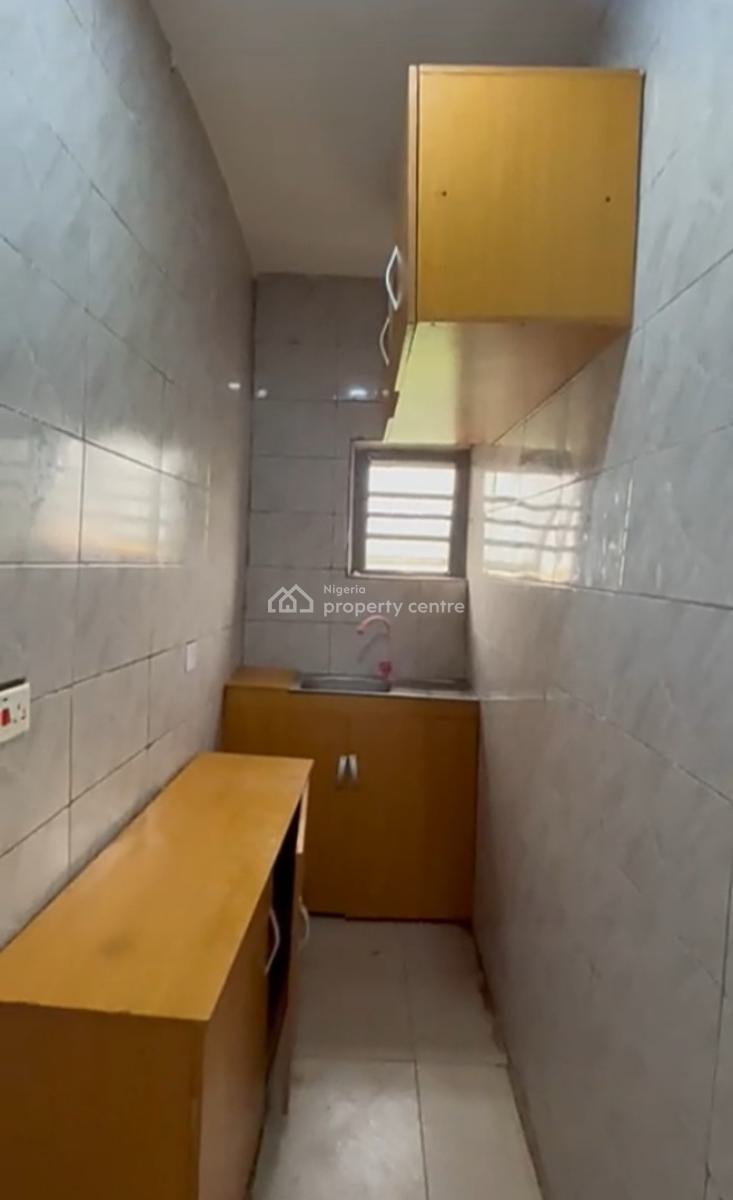 Spacious Upstairs Mini Flat { Video}, Thomas Estate, Ajah, Lagos, Mini Flat (room and Parlour) for Rent