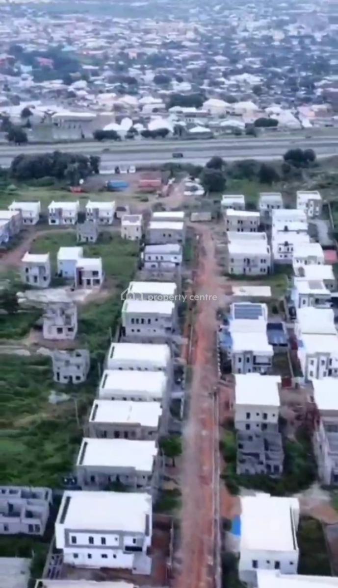 5bedroom Fully Detached Duplex in Karsana, Along The Express of Kubwa, Karsana, Abuja, Detached Duplex for Sale