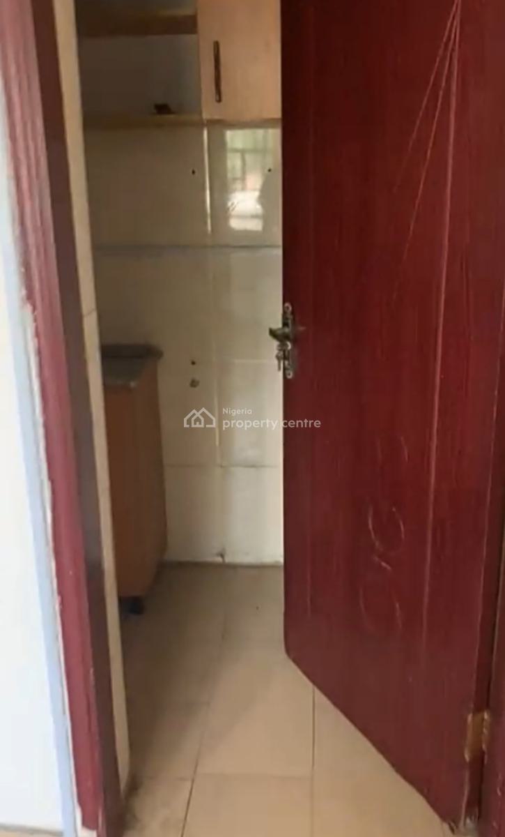 Affordable Upstairs Mini Flat in Thomas Estate{ Video}, Thomas Estate, Ajah, Lagos, Mini Flat (room and Parlour) for Rent