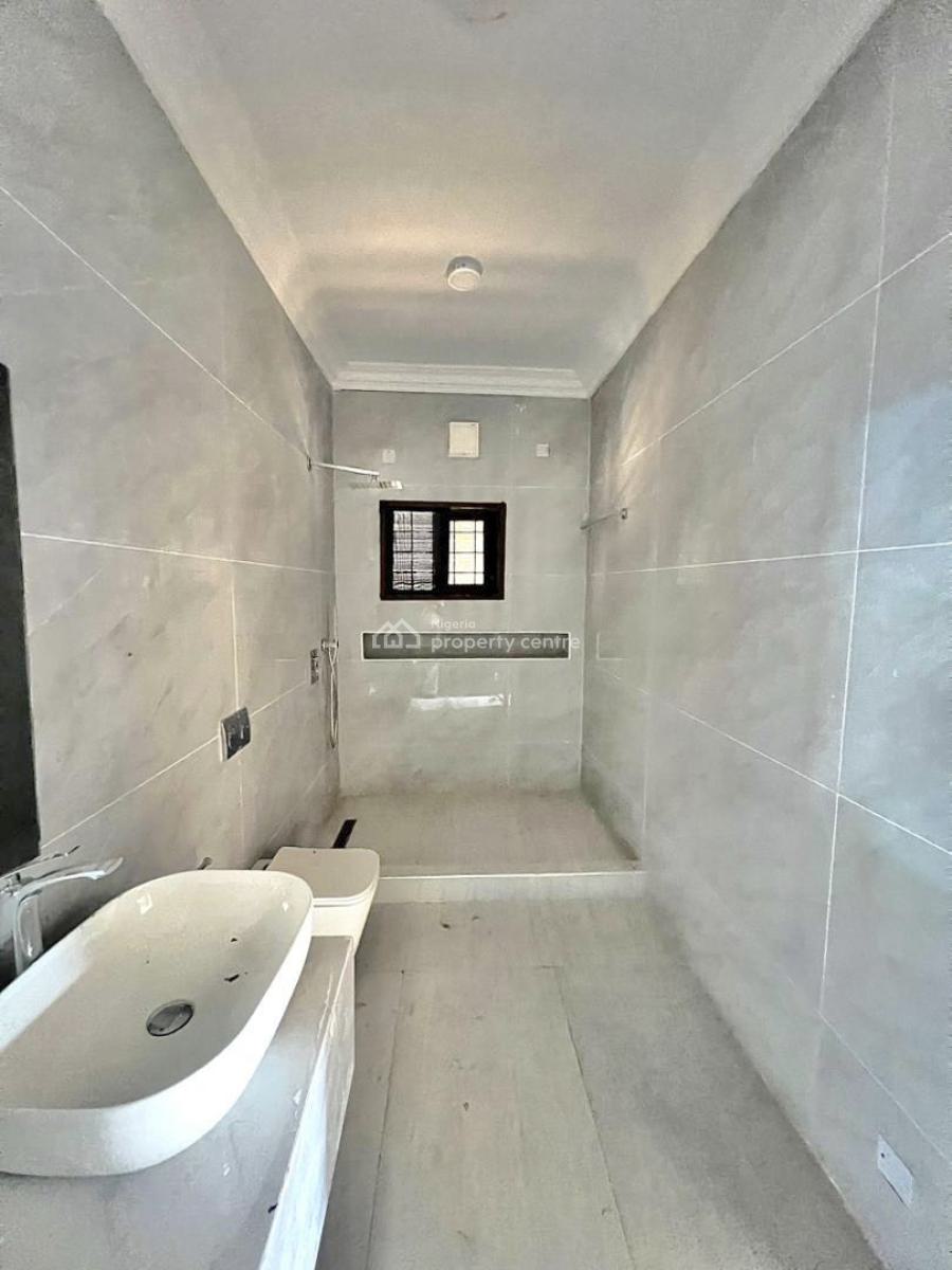 Exclusive 3 Bedroom Apartment with Bq, Lekki Phase 1, Lekki, Lagos, Flat / Apartment for Rent