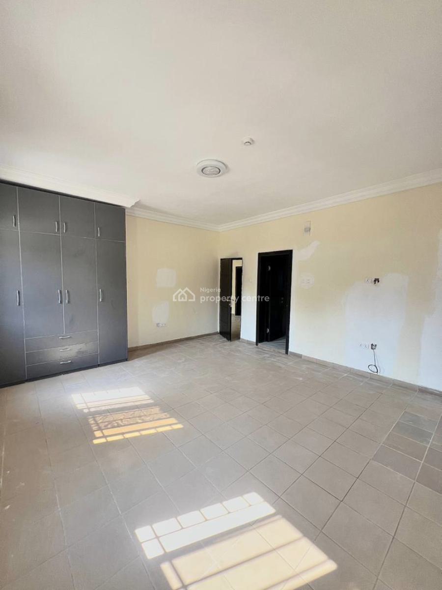 Exclusive 3 Bedroom Apartment with Bq, Lekki Phase 1, Lekki, Lagos, Flat / Apartment for Rent