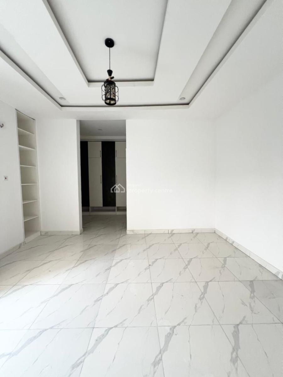 Exquisite   5bedrooms Fully-detached Duplex with Bq, Ajah, Lagos, Detached Duplex for Sale