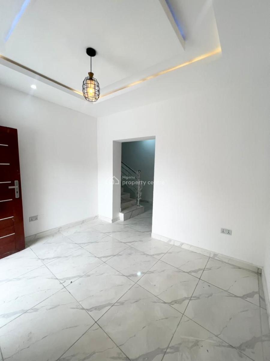 Exquisite   5bedrooms Fully-detached Duplex with Bq, Ajah, Lagos, Detached Duplex for Sale