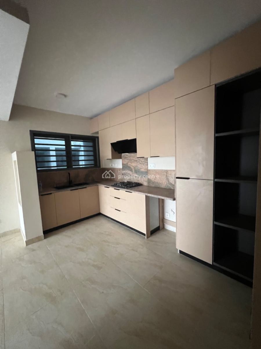 Exclusive 3 Bedroom Apartment, Lekki Phase 1, Lekki, Lagos, Flat / Apartment for Sale