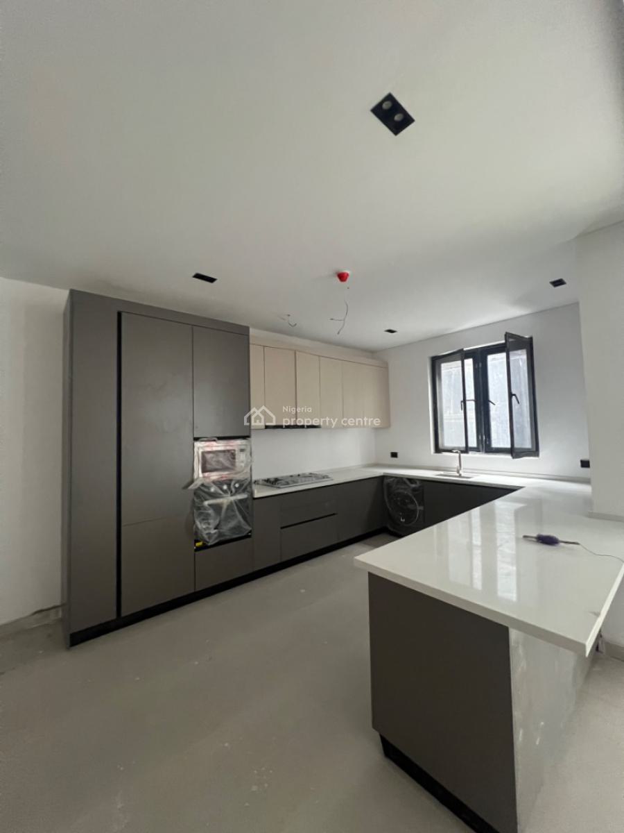 Exclusive 3 Bedroom Apartment, Lekki Phase 1, Lekki, Lagos, Flat / Apartment for Sale