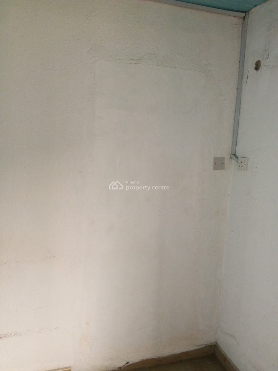 2 Bedroom Flat, Yaba, Alagomeji, Yaba, Lagos, Flat / Apartment for Rent
