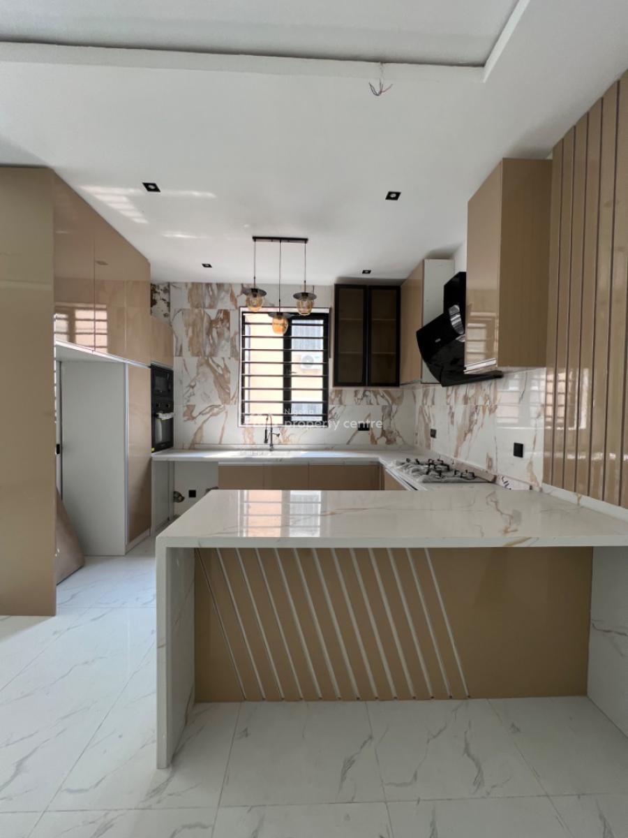 Luxury 2 Bedrooms Flat, Lekki Phase 1, Lekki, Lagos, Flat / Apartment for Sale