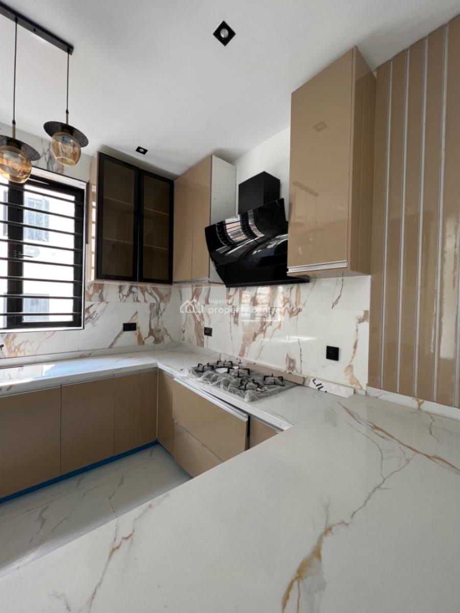 Luxury 2 Bedrooms Flat, Lekki Phase 1, Lekki, Lagos, Flat / Apartment for Sale