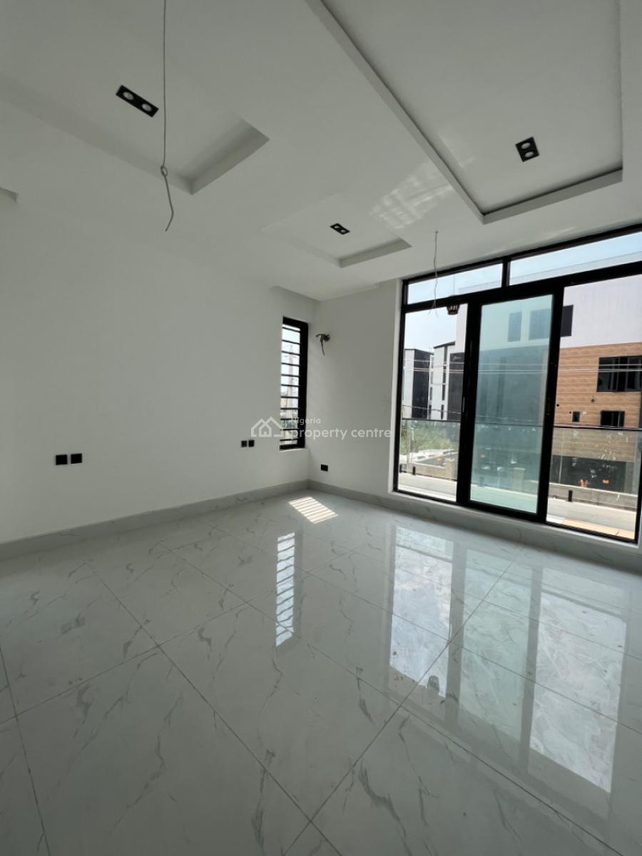 Luxury 2 Bedrooms Flat, Lekki Phase 1, Lekki, Lagos, Flat / Apartment for Sale
