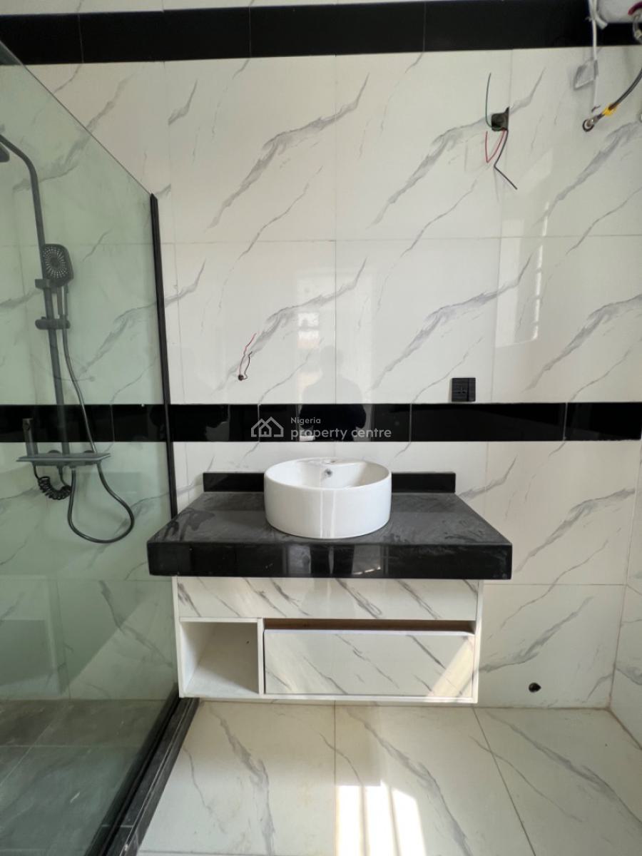 Luxury 2 Bedrooms Flat, Lekki Phase 1, Lekki, Lagos, Flat / Apartment for Sale