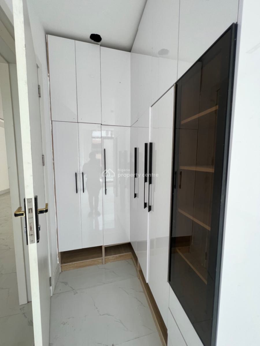 Luxury 2 Bedrooms Flat, Lekki Phase 1, Lekki, Lagos, Flat / Apartment for Sale
