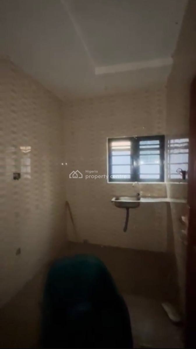 Nice 3 Bedroom Flat, Pedro, Gbagada, Lagos, Flat / Apartment for Rent