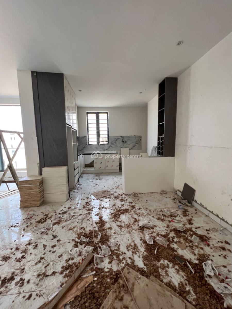 Luxury Built 2 Bedrooms Flat, Lekki Phase 1, Lekki, Lagos, Block of Flats for Sale