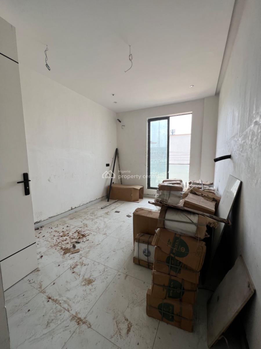 Luxury Built 2 Bedrooms Flat, Lekki Phase 1, Lekki, Lagos, Block of Flats for Sale