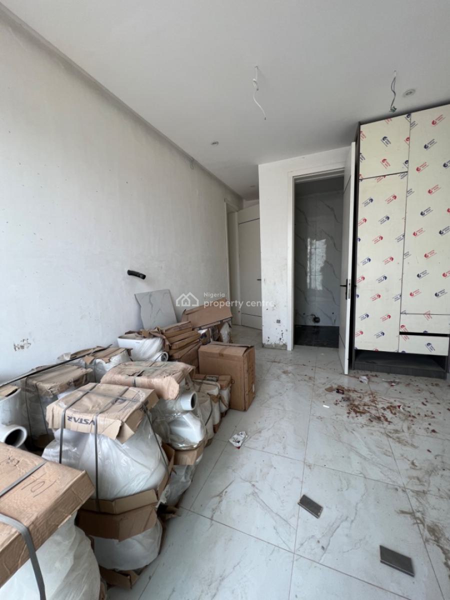 Luxury Built 2 Bedrooms Flat, Lekki Phase 1, Lekki, Lagos, Block of Flats for Sale