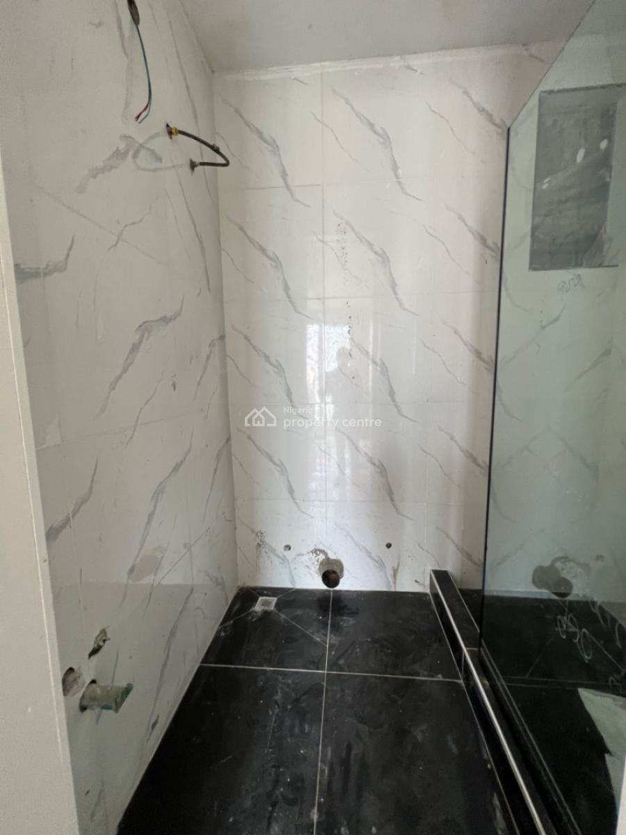 Luxury Built 2 Bedrooms Flat, Lekki Phase 1, Lekki, Lagos, Block of Flats for Sale