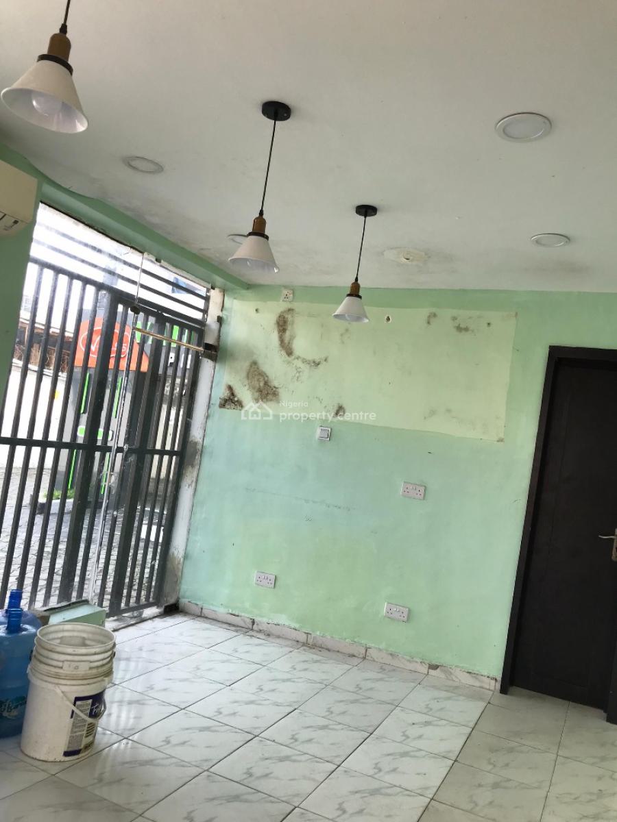 Standard Shop Space, Off Admiralty, Facing The Road, Lekki Phase 1, Lekki, Lagos, Shop for Rent