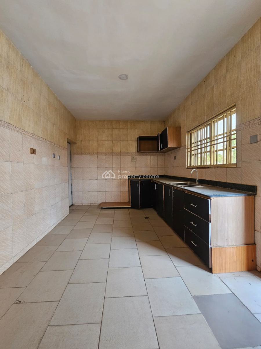 Well Built 2 Bedroom Flat in a Serene and Secured Location, By Area 1 Roundabout, Durumi, Abuja, Flat / Apartment for Rent