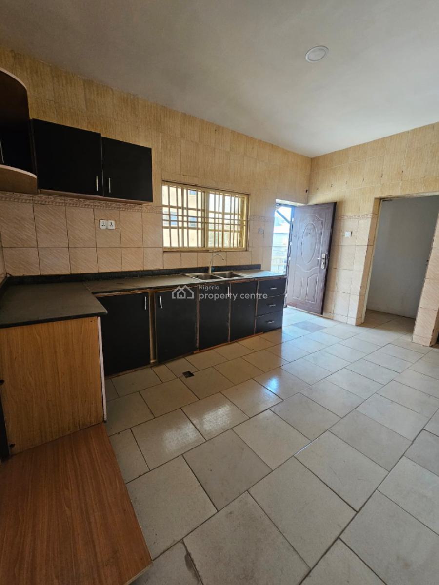 Well Built 2 Bedroom Flat in a Serene and Secured Location, By Area 1 Roundabout, Durumi, Abuja, Flat / Apartment for Rent
