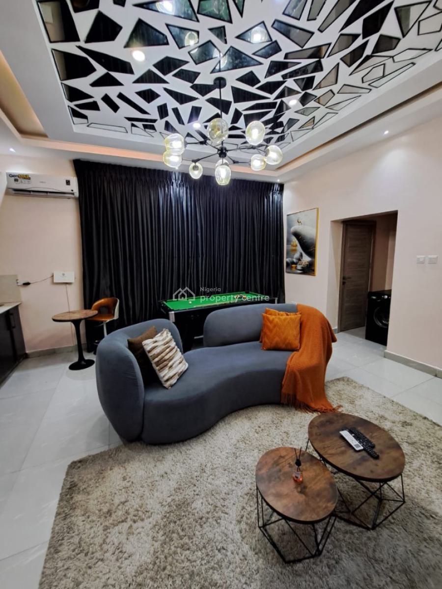1 Bedroom Apartment with a Snooker Board, Tom Ogboi Street, Lekki Phase 1, Lekki, Lagos, Flat / Apartment Short Let