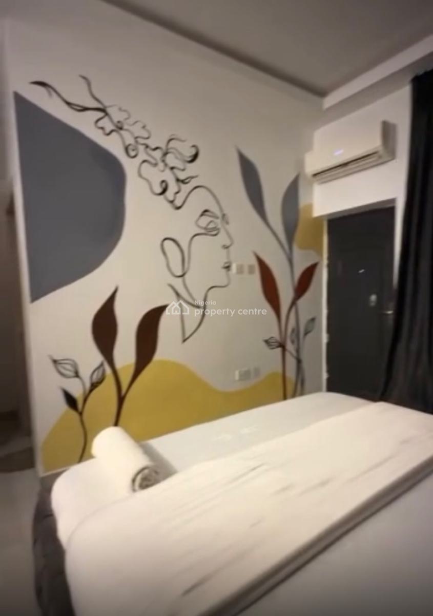 1 Bedroom Apartment with a Snooker Board, Tom Ogboi Street, Lekki Phase 1, Lekki, Lagos, Flat / Apartment Short Let