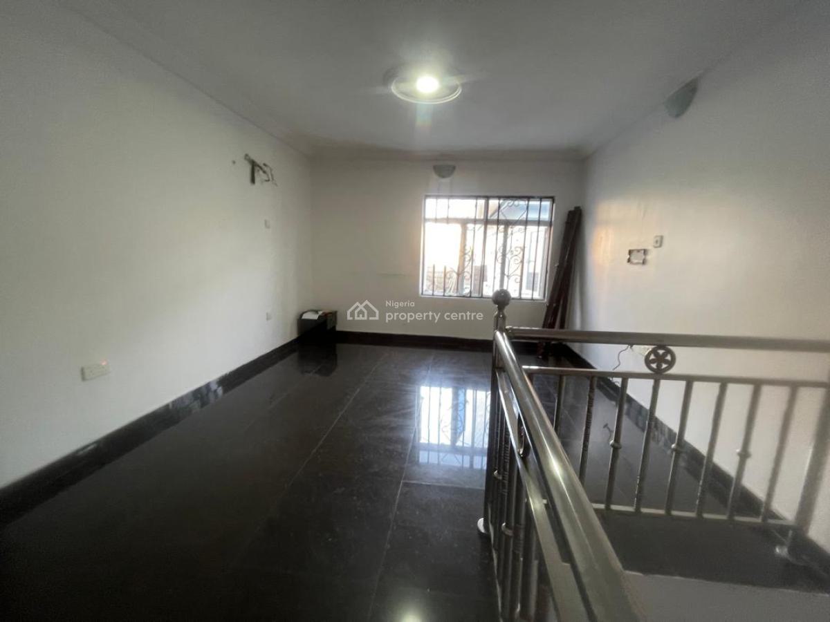 Very Clean Spacious 2 Bedroom Terrace, Lekki Phase 1, Lekki Phase 1, Lekki, Lagos, Terraced Duplex for Rent