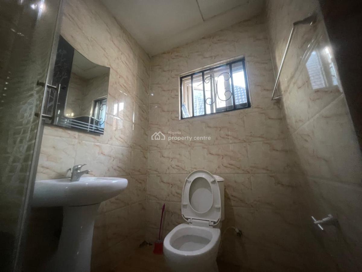 Very Clean Spacious 2 Bedroom Terrace, Lekki Phase 1, Lekki Phase 1, Lekki, Lagos, Terraced Duplex for Rent