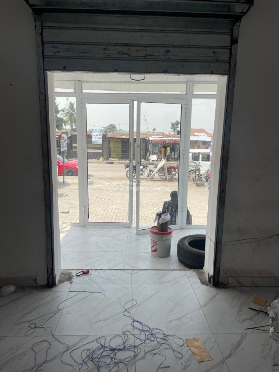 Big Shop with Toilet, Mobil Road, Ilaje, Ajah, Lagos, Shop for Rent