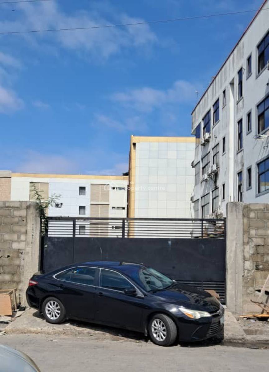 Well Located 560sm Fenced Land, Off Ligali Ayorinde, Victoria Island (vi), Lagos, Commercial Land for Rent