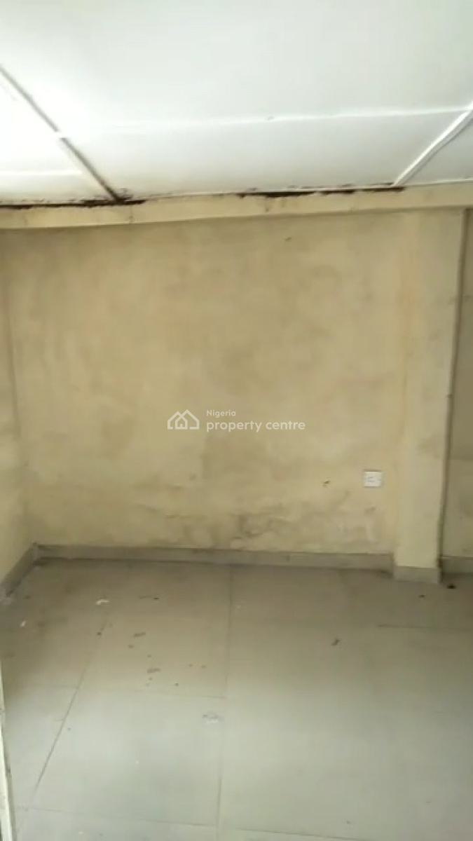 a Self Contain Room in Garage Space Front, Victoria Island (vi), Lagos, Self Contain (single Rooms) for Rent