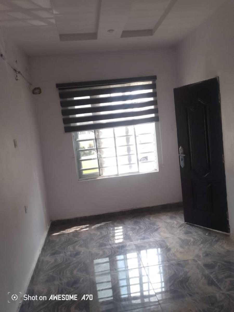 Spacious Room in a Shared Apartment Upstairs, Osapa London Lekki Lagos, Osapa, Lekki, Lagos, Flat / Apartment for Rent