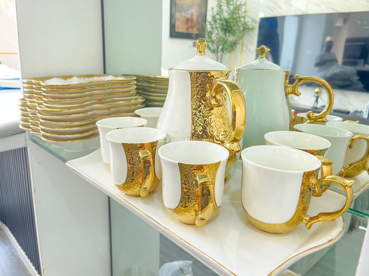 Luxury Spacious 2 Bedroom Apartment with Pool & Elevator, Periwinkle Estate, Lekki Phase 1, Lekki, Lagos, Flat / Apartment for Rent