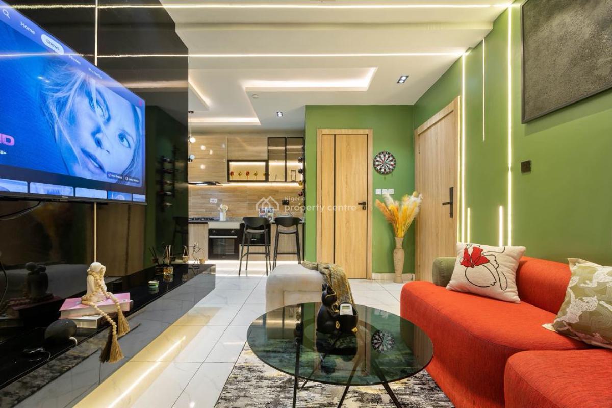 Luxury One Bed with Snooker  Ceiling Mirror 🪞 Projector and Ps4, Lekki Phase 1, Lekki, Lagos, Flat / Apartment Short Let