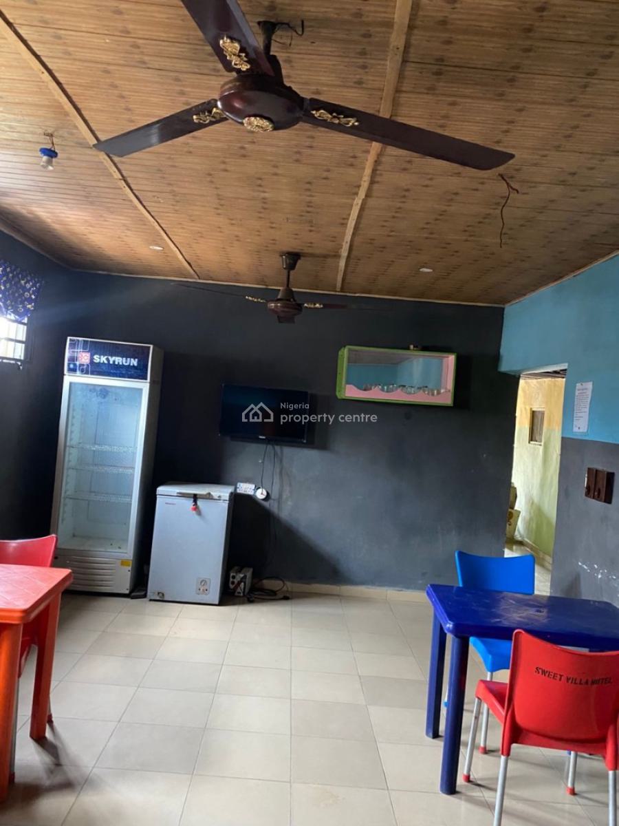 Functional Seven (7) Rooms Hotel, Igwuruta, Obio-akpor, Rivers, Hotel / Guest House for Sale