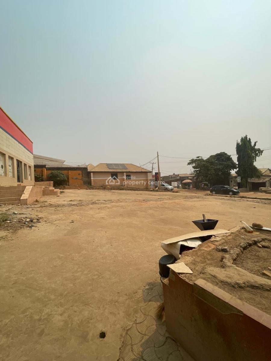 Very Spacious 𝖢𝗈𝗆𝗆𝖾𝗋𝖼𝗂𝖺𝗅 𝖲𝗉𝖺𝖼𝖾, Federal Housing Estate, Lugbe District, Abuja, Restaurant / Bar for Rent