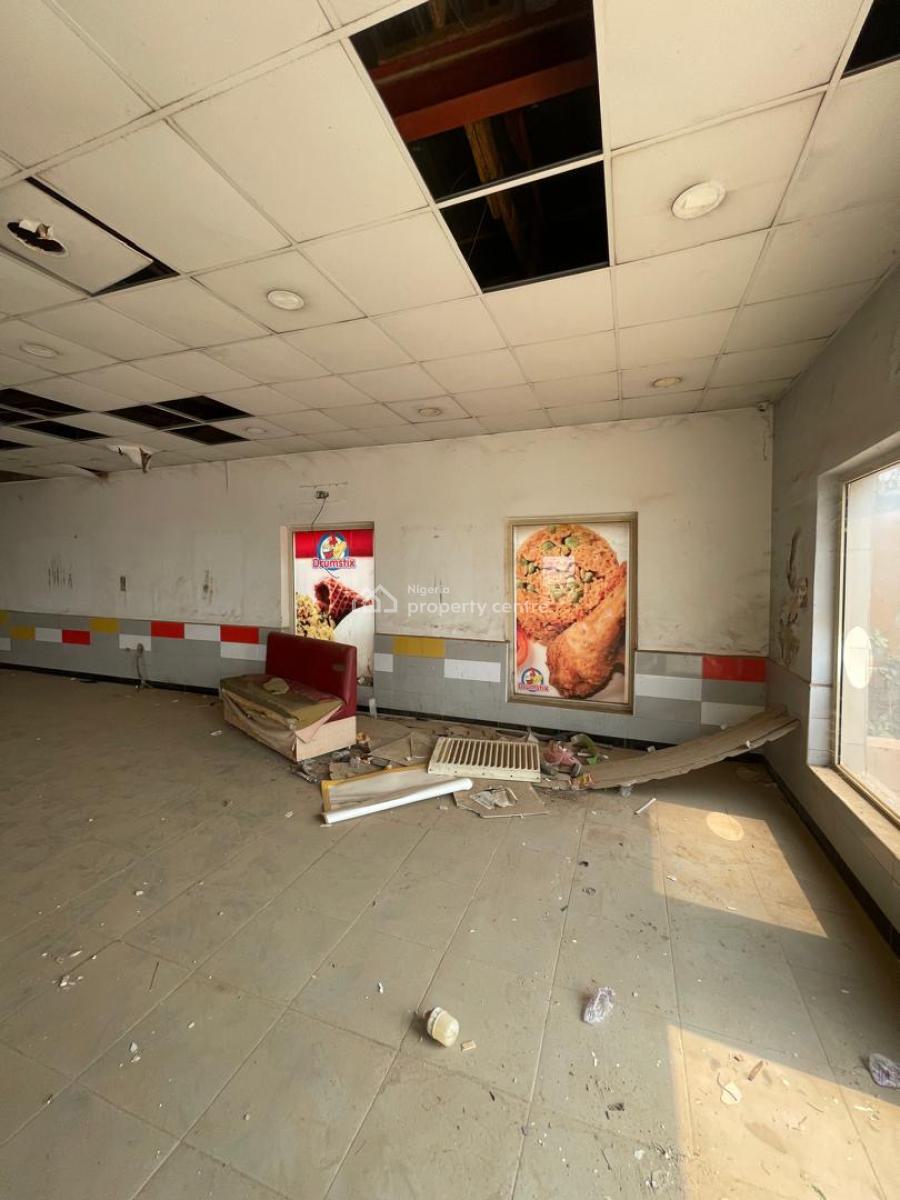 Very Spacious 𝖢𝗈𝗆𝗆𝖾𝗋𝖼𝗂𝖺𝗅 𝖲𝗉𝖺𝖼𝖾, Federal Housing Estate, Lugbe District, Abuja, Restaurant / Bar for Rent