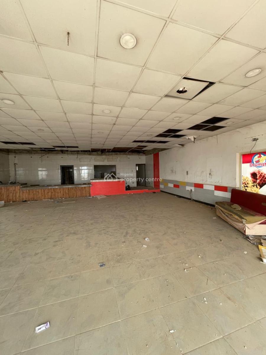 Very Spacious 𝖢𝗈𝗆𝗆𝖾𝗋𝖼𝗂𝖺𝗅 𝖲𝗉𝖺𝖼𝖾, Federal Housing Estate, Lugbe District, Abuja, Restaurant / Bar for Rent