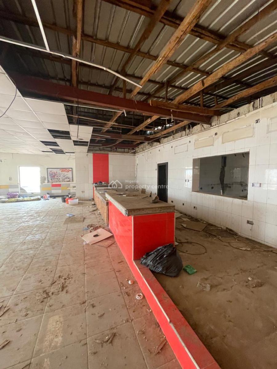 Very Spacious 𝖢𝗈𝗆𝗆𝖾𝗋𝖼𝗂𝖺𝗅 𝖲𝗉𝖺𝖼𝖾, Federal Housing Estate, Lugbe District, Abuja, Restaurant / Bar for Rent