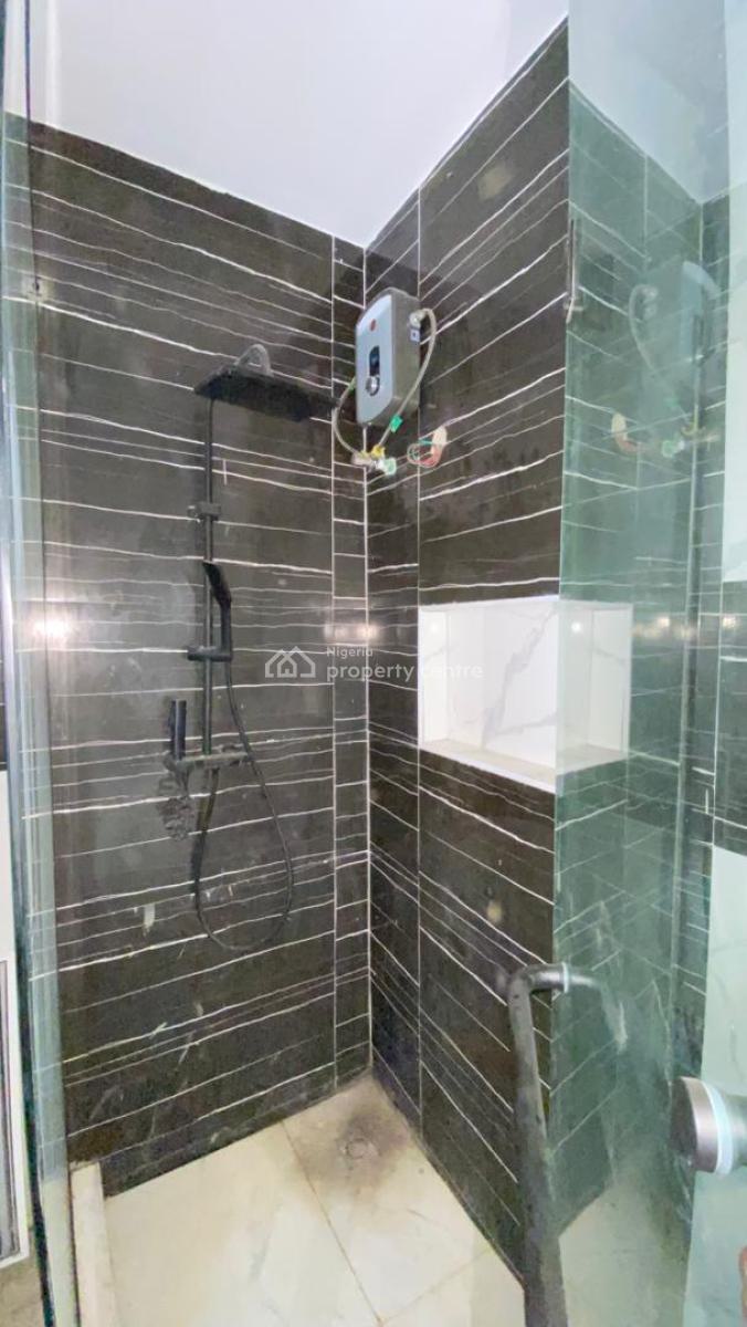 2 Bedroom Flat with Bq, Off Freedom Way, Lekki Phase 1, Lekki, Lagos, Flat / Apartment for Rent