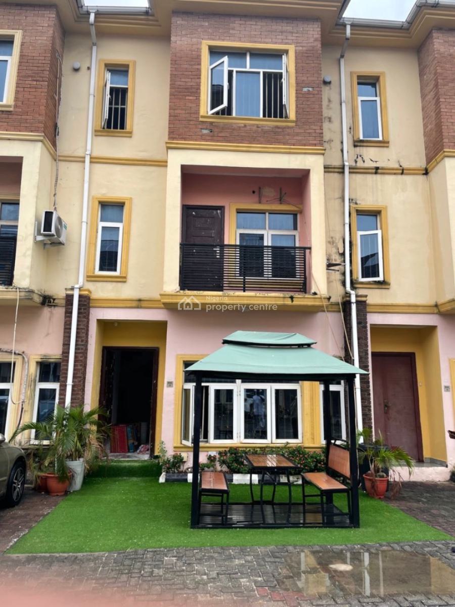 4 Bedroom Terraced House with Bq, Osapa, Lekki, Lagos, Terraced Duplex for Sale