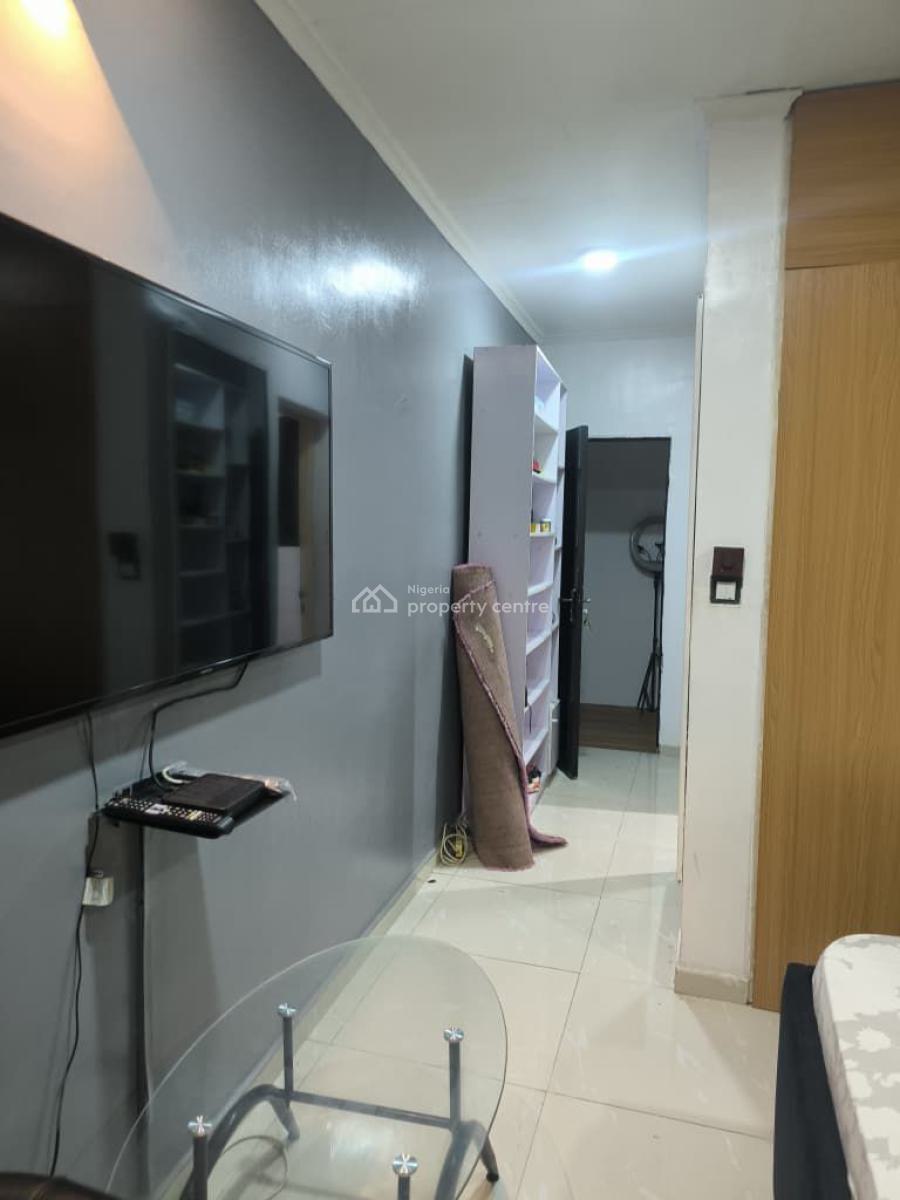Furnished & Serviced Upstairs Bedroom Inside a Shared Duplex, Near Evercare Hospital, Lekki Phase 1, Lekki, Lagos, Self Contain (single Rooms) for Rent