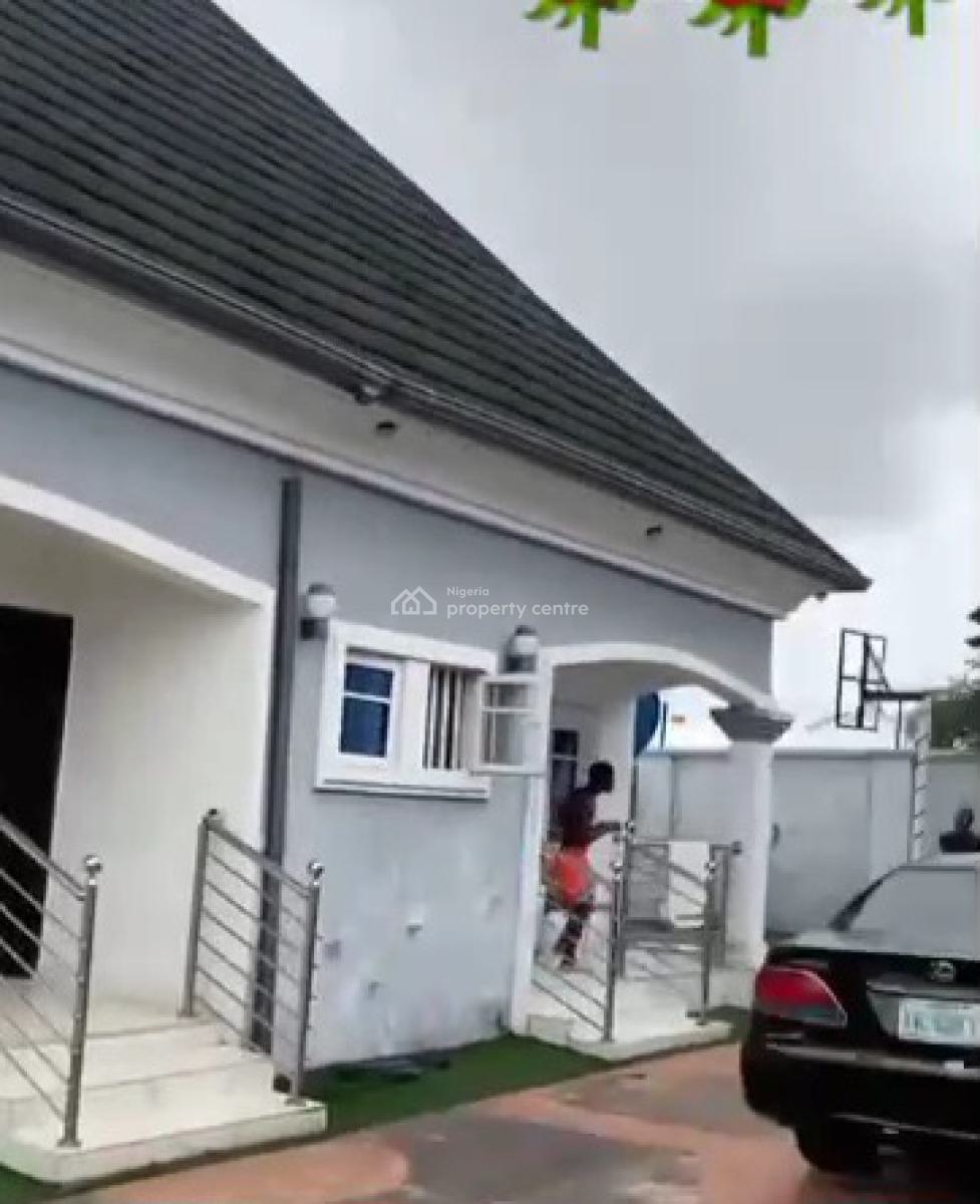 3 Bedrooms Bungalow, 2 Flats of 1 Bedroom and Parlour on 80ft By 100ft Land, Evbukhun Community, Off Sapele Road, Benin, Oredo, Edo, Detached Bungalow for Sale