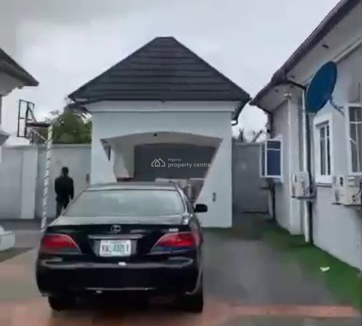 3 Bedrooms Bungalow, 2 Flats of 1 Bedroom and Parlour on 80ft By 100ft Land, Evbukhun Community, Off Sapele Road, Benin, Oredo, Edo, Detached Bungalow for Sale