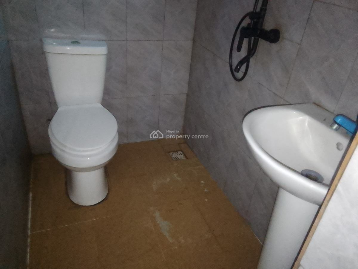 Spacious Luxury 2 Bedroom Flat with Excellent Features, Newtown Estate, Ogombo, Ajah, Lagos, Flat / Apartment for Rent