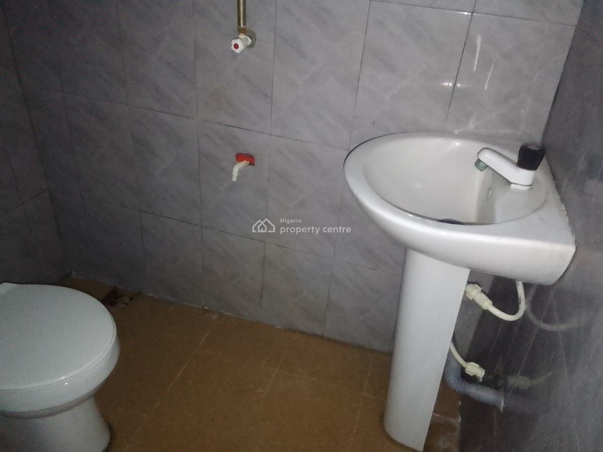 Spacious Luxury 2 Bedroom Flat with Excellent Features, Newtown Estate, Ogombo, Ajah, Lagos, Flat / Apartment for Rent