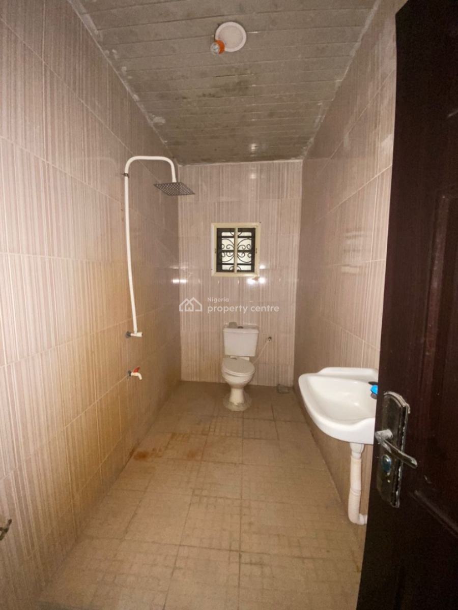 Spacious 3 Bedroom Apartment in a Serene Environment, Meadow View Estate, Ogombo, Ajah, Lagos, Flat / Apartment for Rent