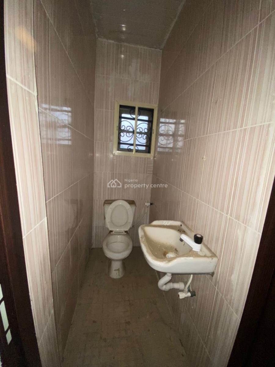 Spacious 3 Bedroom Apartment in a Serene Environment, Meadow View Estate, Ogombo, Ajah, Lagos, Flat / Apartment for Rent