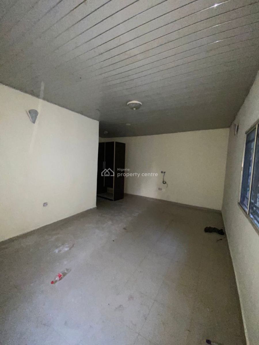 Spacious 3 Bedroom Apartment in a Serene Environment, Meadow View Estate, Ogombo, Ajah, Lagos, Flat / Apartment for Rent