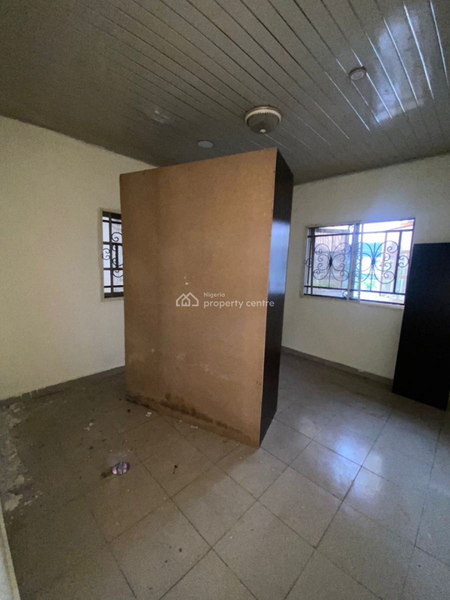Spacious 3 Bedroom Apartment in a Serene Environment, Meadow View Estate, Ogombo, Ajah, Lagos, Flat / Apartment for Rent